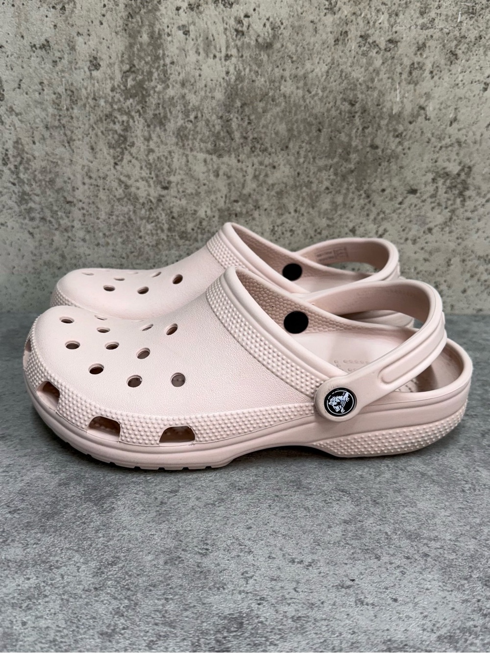Crocs Classic Clogs Light Pink Women’s 8